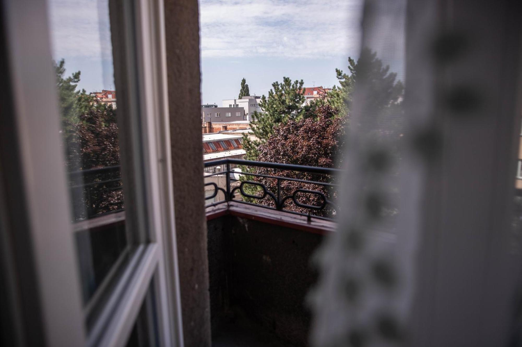 Prostorny Byt V Centru U Reky, 2 Loznice, Balkon Hradec Králové 외부 사진